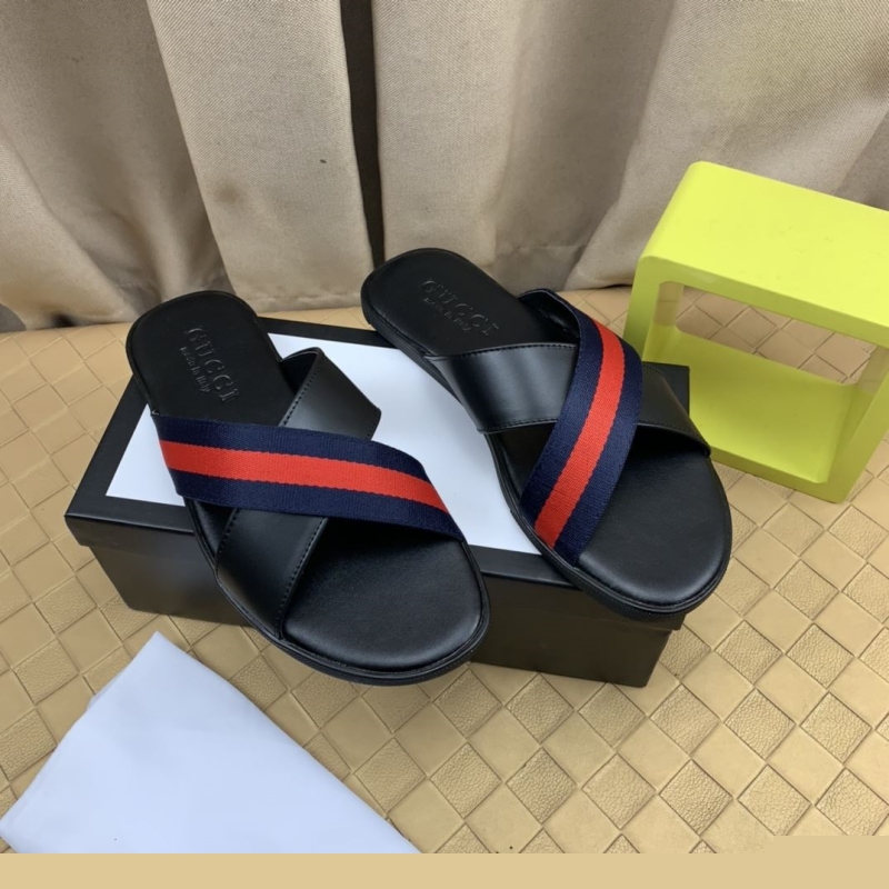 G*u*i slippers